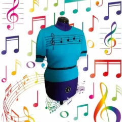pull turquoise à manches courtes avec notes