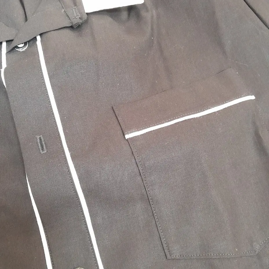 chemise bowling noire avec losanges détail