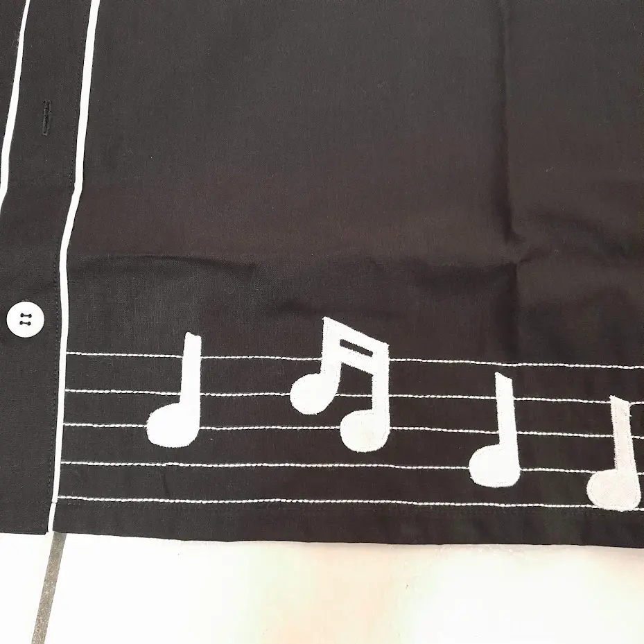 chemise bowling noire avec notes motif